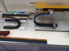 滑动演示机展示电缆屈曲性